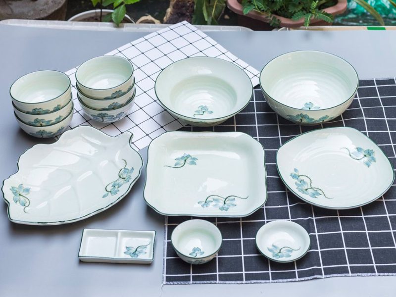 Bộ bát đĩa là món quà Tết thích hợp tặng khách hàng