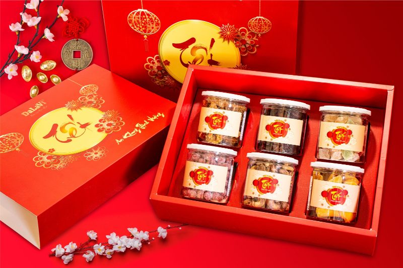 Hộp quà tặng nên đậm không khí Tết giúp món quà ý nghĩa hơn