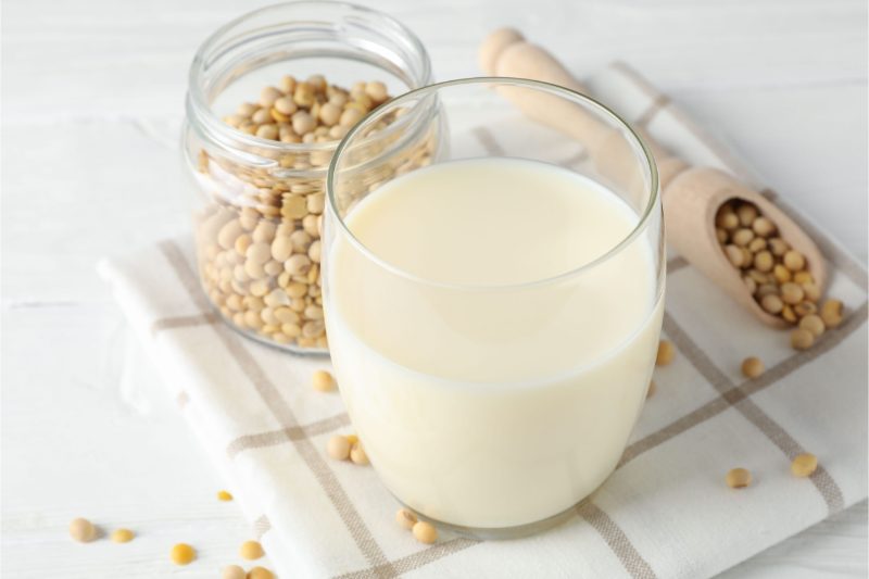 Làm sữa đậu nành bằng máy ép chậm
