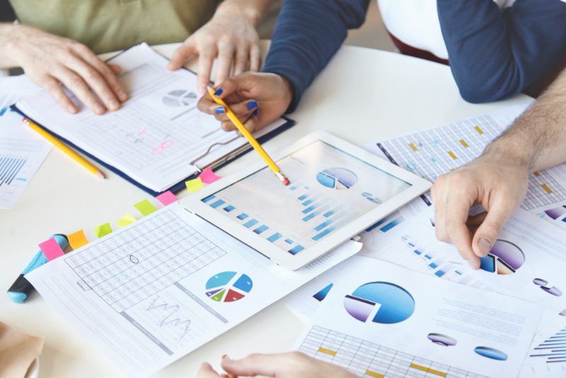 Nghiên cứu xu hướng thị trường để chọn mặt hàng kinh doanh tiềm năng