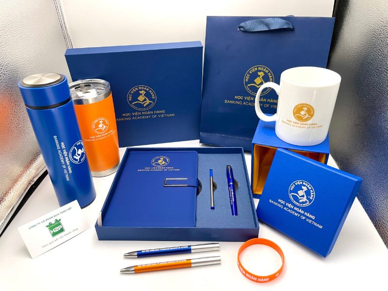 Các món quà in logo công ty tặng cho tệp khách hàng đại trà