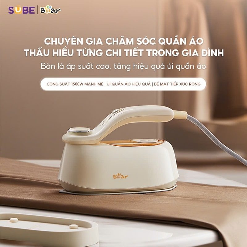 Bàn là cầm tay là vật dụng cần thiết của chị em công sở
