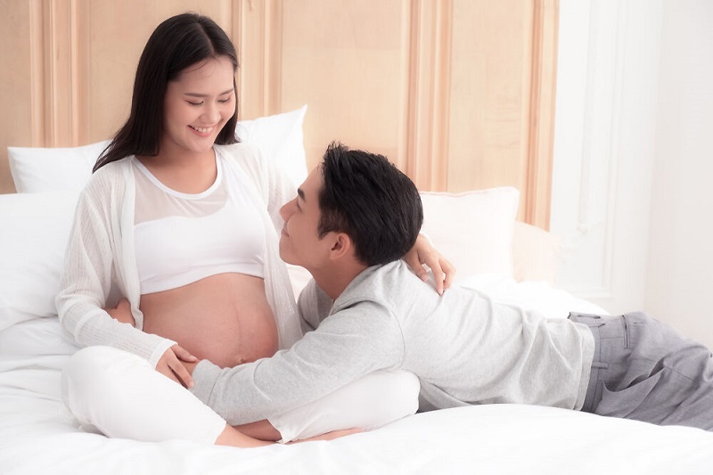Chồng bú khi mang thai có sao không? Có nên cho chồng bú khi mang thai?
