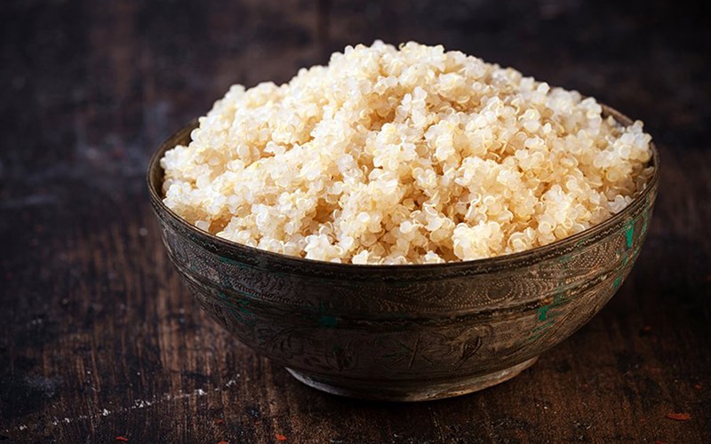 Cách nấu hạt quinoa bằng nồi cơm điện