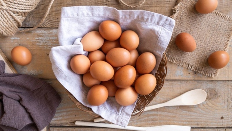 Mẹ bầu thiếu máu nên ăn gì? Lòng đỏ trứng gà