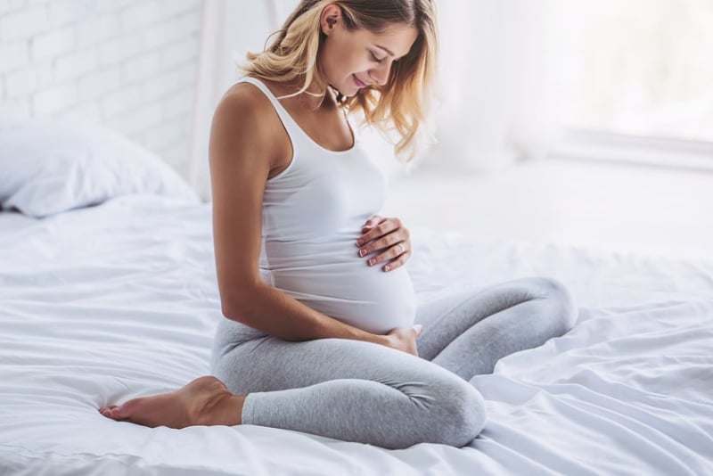 Sờ bụng nhiều có gây ảnh hưởng xấu đến thai nhi không?