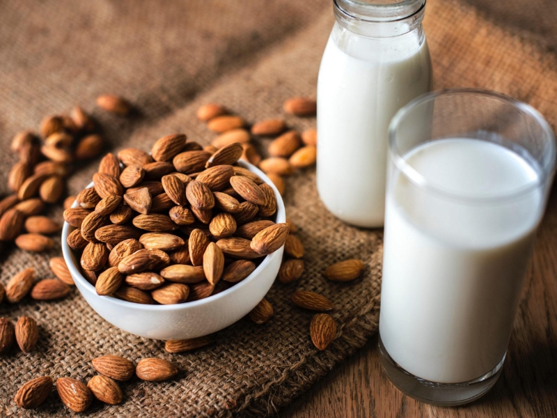 Nên uống sữa hạt vào lúc nào để giảm cân? Cách làm sữa hạnh nhân