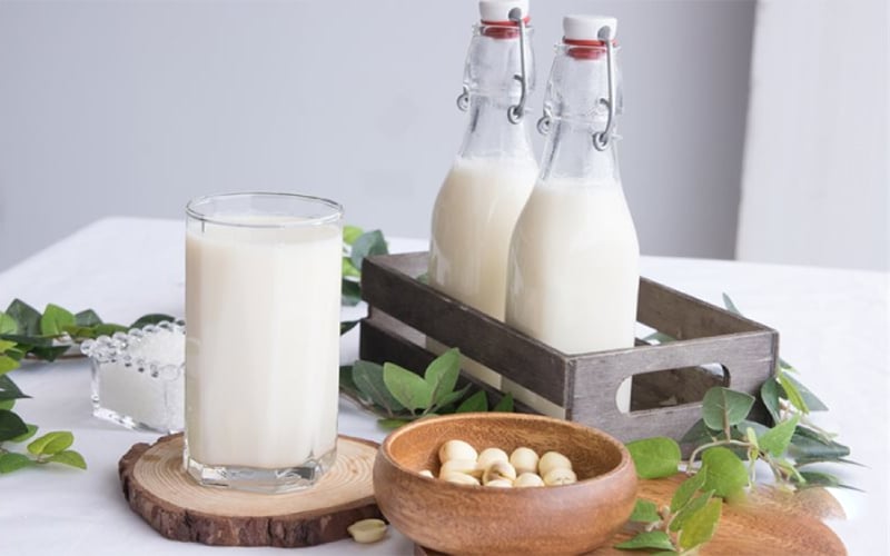 Nên uống sữa hạt vào lúc nào để giảm cân? Cách làm sữa hạt sen 